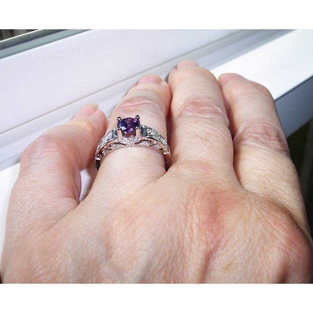 925 STERLING SILVER Round Cut Simulated Amethyst Cubic Zirconia Ring - Picture 5 of 16